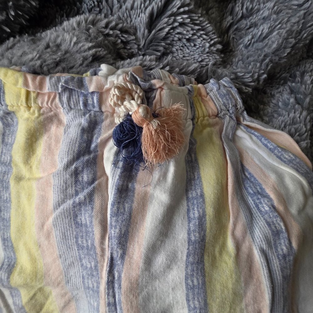 Pands - Picture 2 of 2